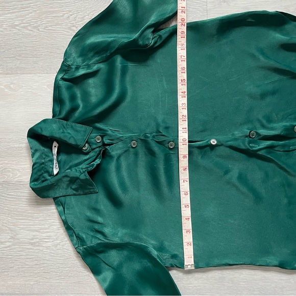 ZARA WOMENS SHIRT EMERALD GREEN SATIN EFFECT LONG SLEEVE BUTTON XS - Picture 5 of 9